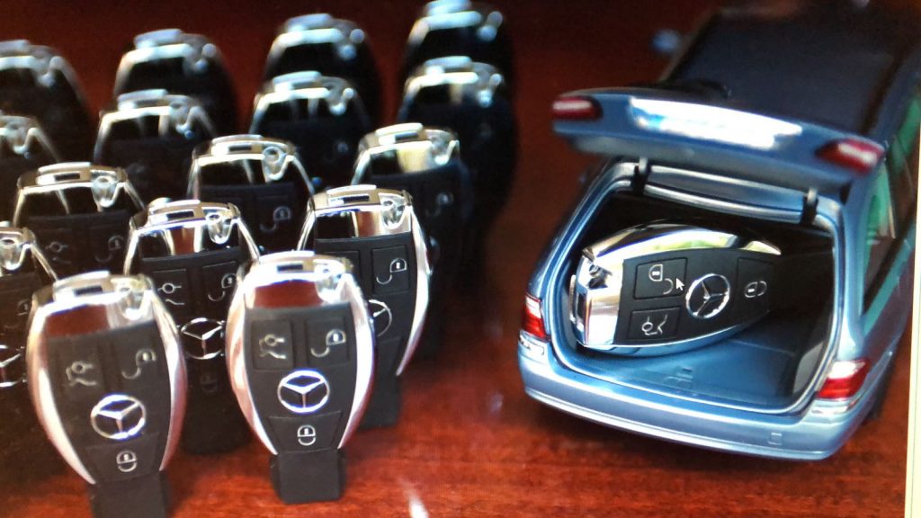 AFR Cerrajeros Duplica las llaves de tu coche Mercedes Benz